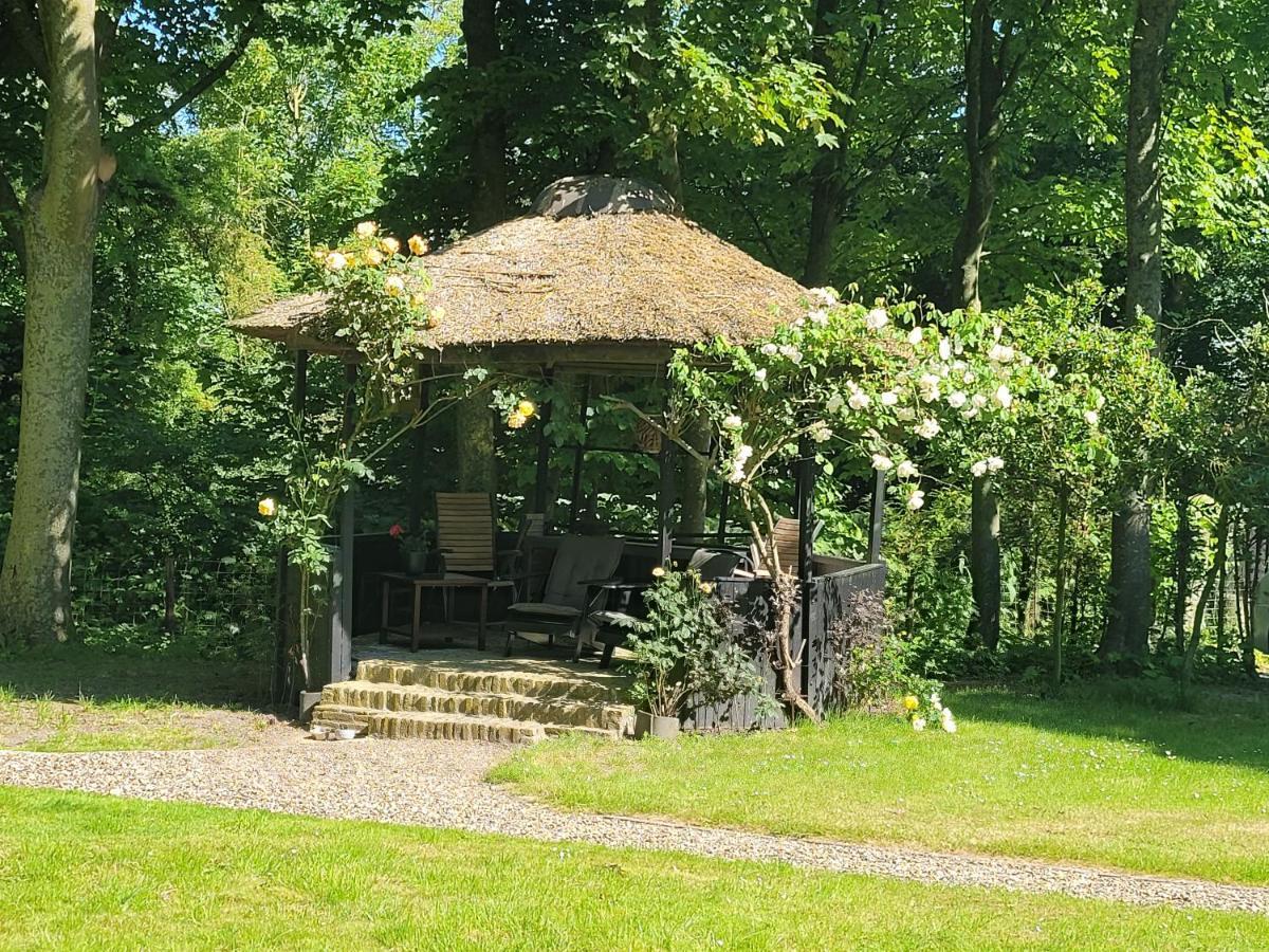 Pastorie Waaxens Bed & Breakfast Bagian luar foto