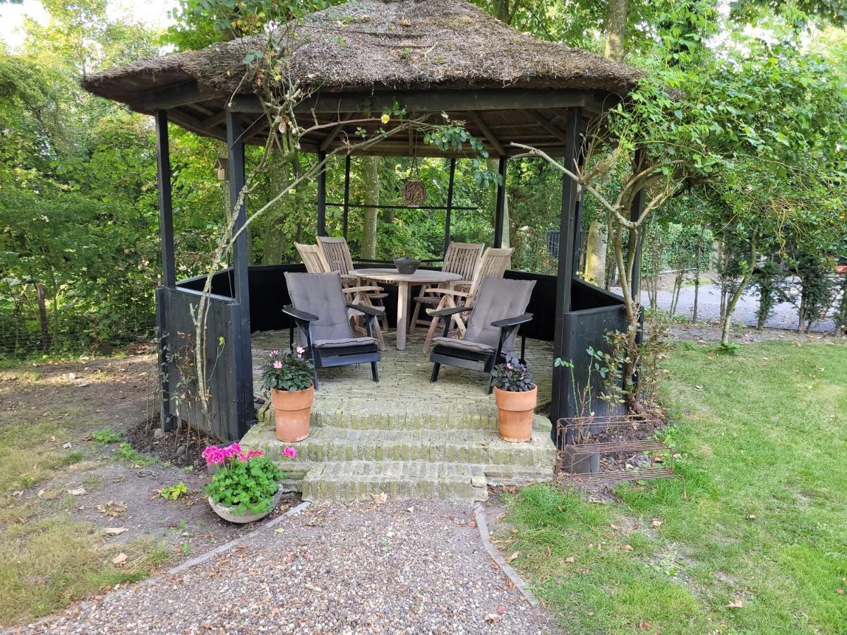 Pastorie Waaxens Bed & Breakfast Bagian luar foto